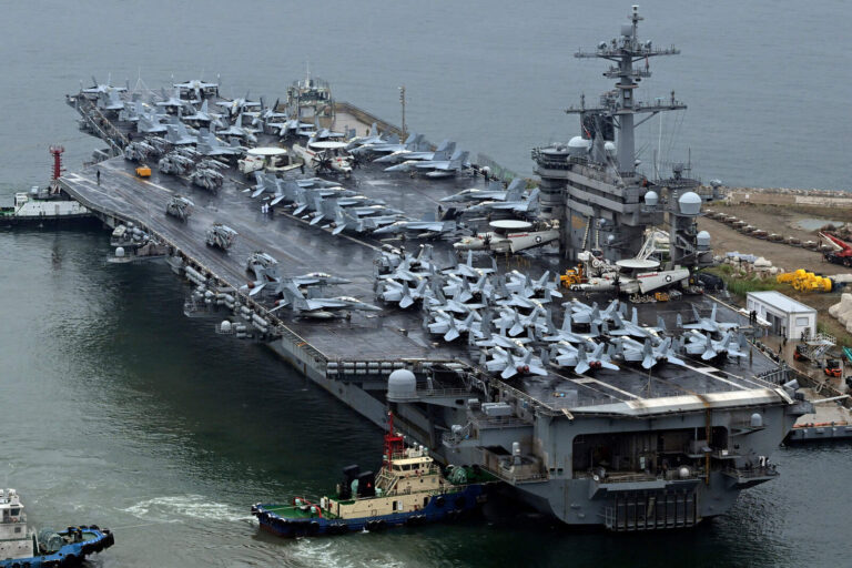 China construyó una flota estadounidense artificial para practicar ataques con misiles