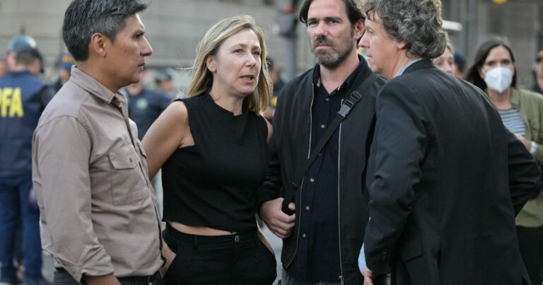Por primera vez, las Madres de Plaza de Mayo y figuras de la izquierda se pronunciaron sobre la represión del chavismo en Venezuela