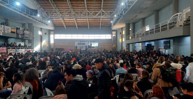 Neuquén. Masiva Jornada Unificada y Asamblea de ATEN Capital