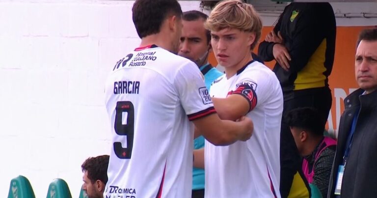 El pibe de 17 años que, con un minuto en Primera, fue el capitán de Newell’s