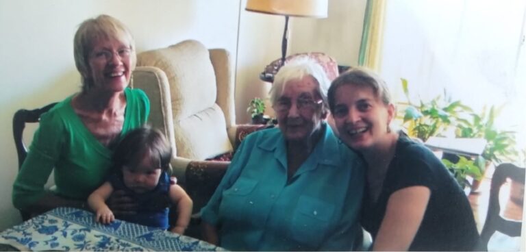 Entrevistó a su abuela durante un año y medio y sin darse cuenta dejó un gran regalo para su familia: Tenerla viva era un tesoro