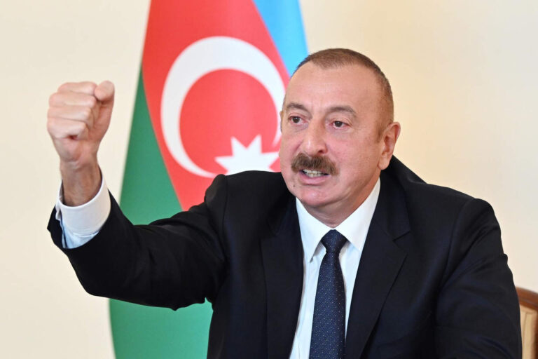 El presidente de Azerbaiyán criticó a Rusia y se agrava la tensión con el Kremlin
