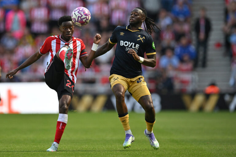 El modelo Premier League, el sistema para que los chicos también sean poderosos