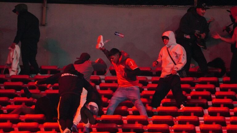 Dieron de alta a los últimos hinchas chilenos heridos en cancha de Independiente