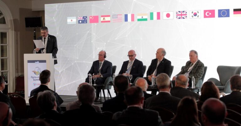 «Argentina representa un telón de fondo para nuestros debates»: comenzó la cumbre de la maquinaria agrícola mundial que reúne a 13 países