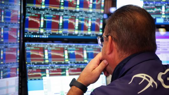 Se hunden hasta 15% los ADR’s en Wall Street y aventuran un lunes negro para los mercados