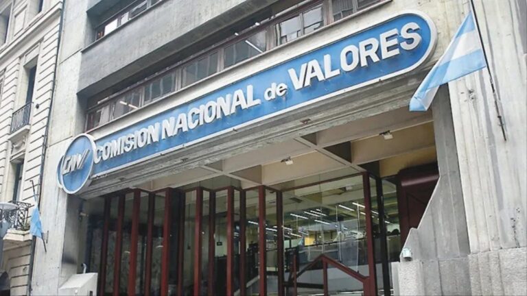 Incertidumbre por una normativa de la CNV para uno de los dólares financieros