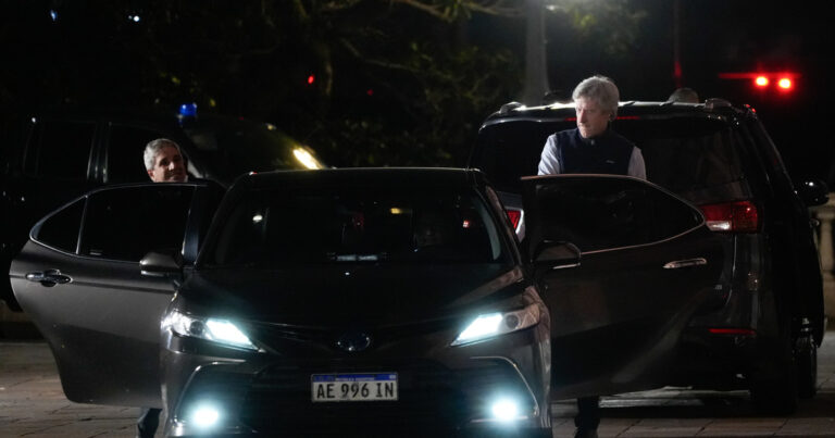 Fin al «rulo»: desde el lunes, limitan a los brokers la compra de dólares financieros