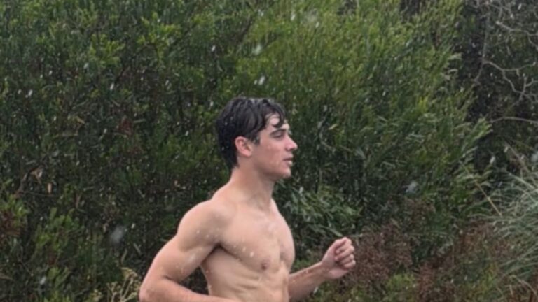 Franco Colapinto, sin casco ni buzo antiflama: descanso, mate y Uruguay