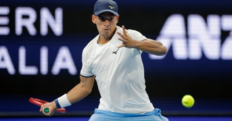Sebastián Báez arrancó el 2026 imparable: está invicto y se metió en cuartos de final del ATP de Auckland