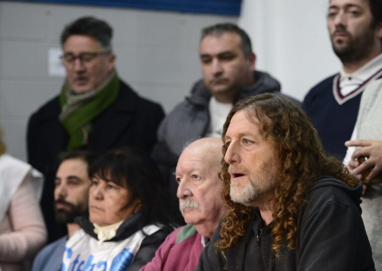 Los estatales le piden paritarias urgentes a Kicillof y amenazan con no abrir las escuelas el primer día de clases