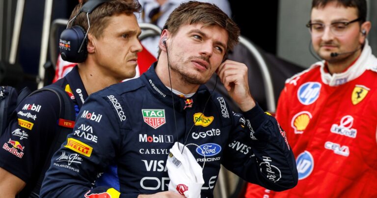 Max Verstappen, piloto de Red Bull, en el paddock de Fórmula 1.