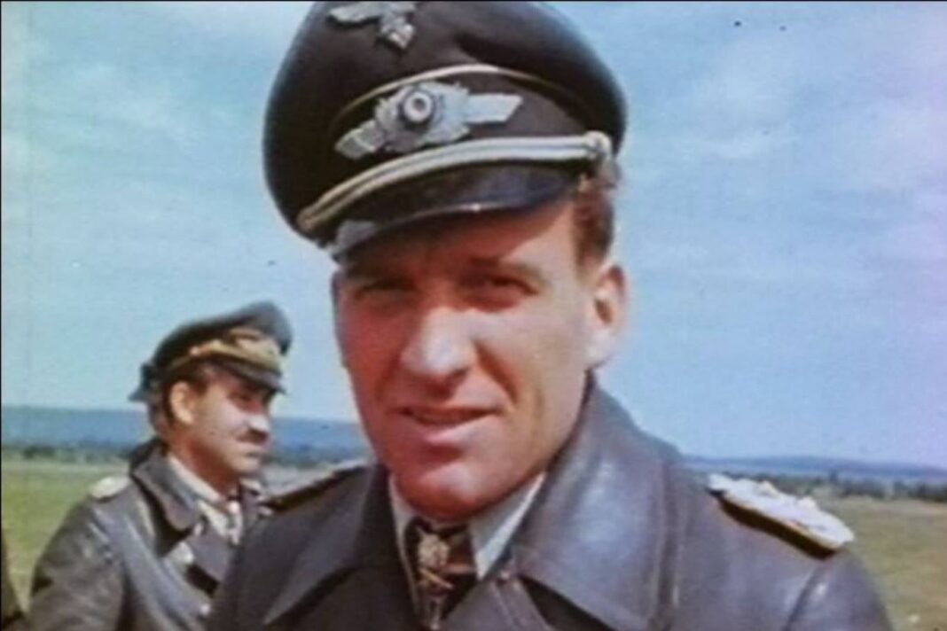 Fotografía histórica de Hans Ulrich Rudel y una imagen del avión Pulqui II.